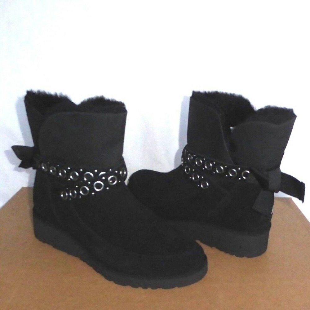 🎈SOLD🎈 NIB UGG Alisia Grommet Wedge Sheepskin Boots - Picture 3 of 8